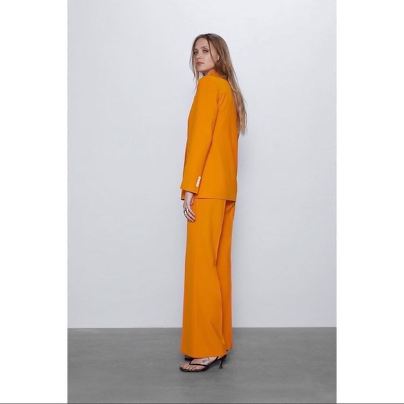 NWOT Zara Blazer with Contrasting Buttons size S. - Picture 5 of 6